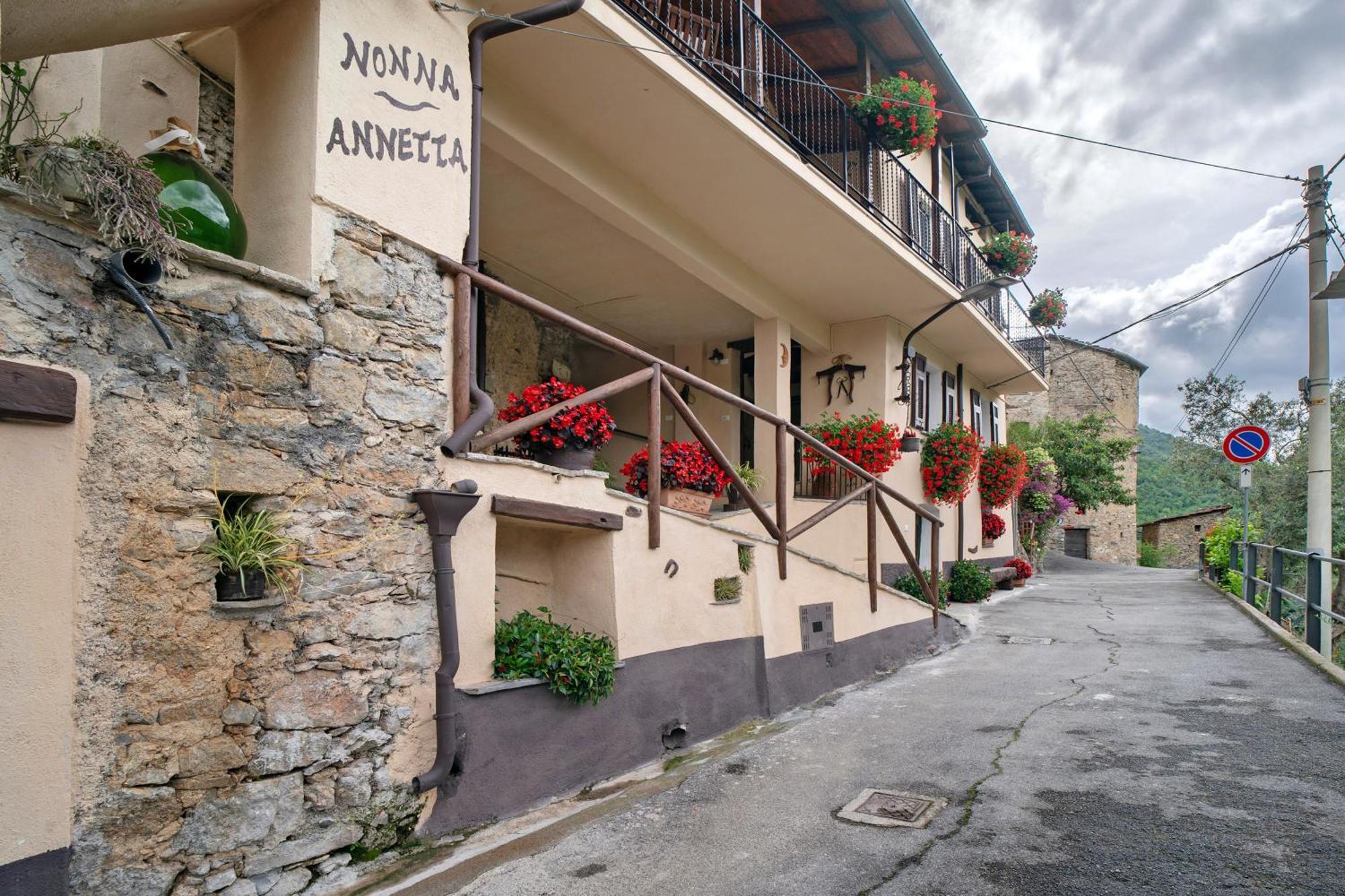 Agriturismo U' Spigu Nonna Annetta Nasino 外观 照片